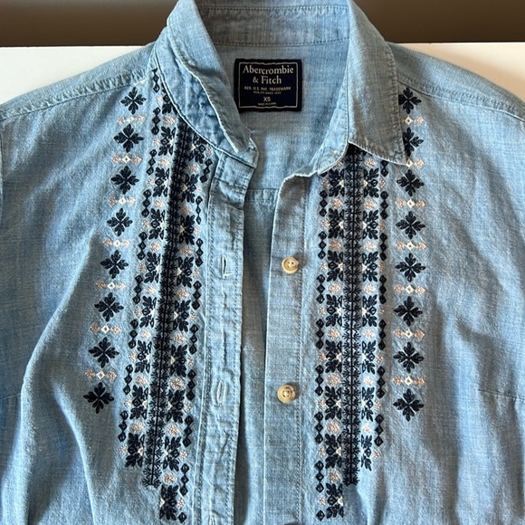 Abercrombie & Fitch Vintage Embroidered Jean Cardigan - Picture 1 of 7
